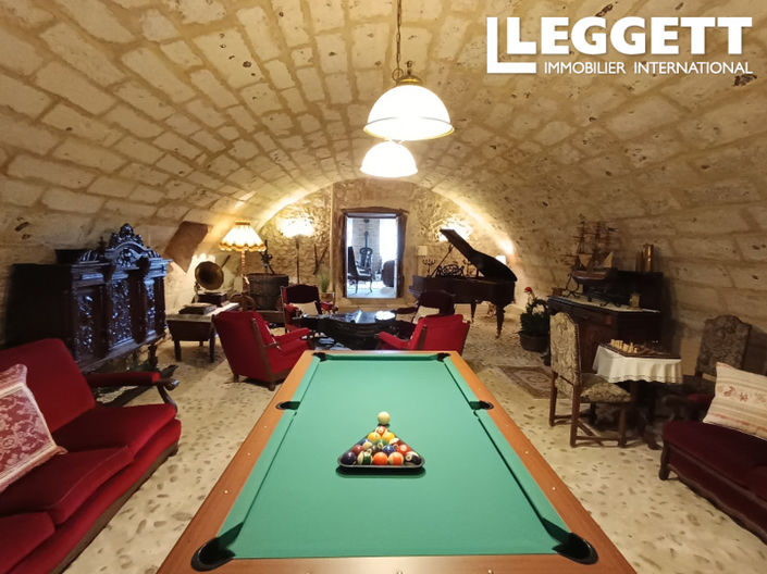 Image No.4-7 Bed Chateaux for sale