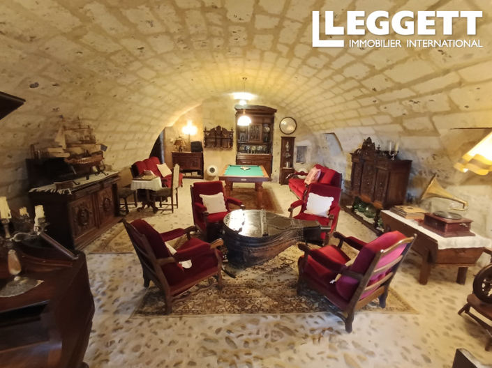 Image No.5-7 Bed Chateaux for sale