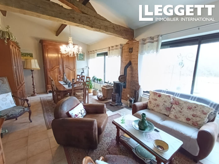 Image No.6-7 Bed Chateaux for sale