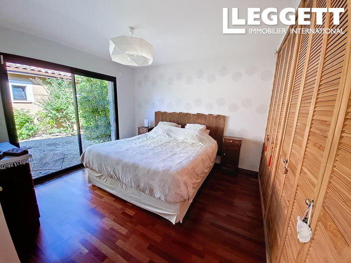 Image No.7-6 Bed House for sale