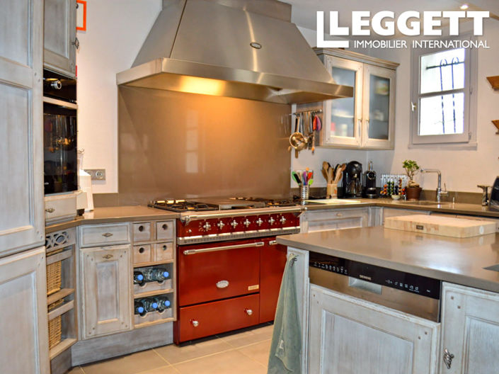 Image No.6-5 Bed House for sale