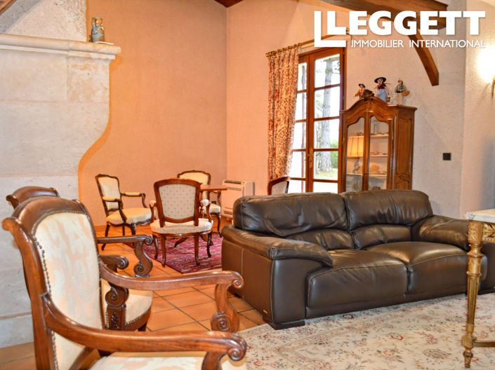 Image No.8-5 Bed House for sale