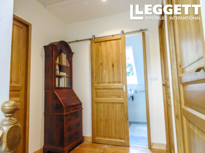 Image No.8-3 Bed House for sale