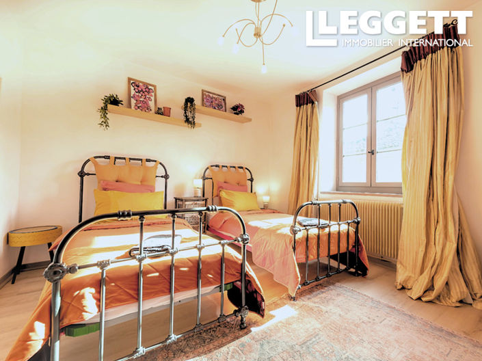 Image No.9-2 Bed House for sale