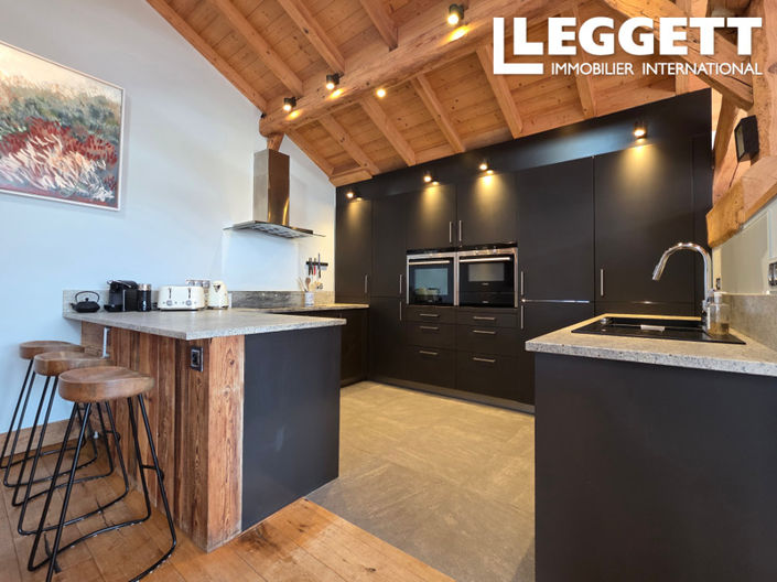 Image No.6-5 Bed House for sale