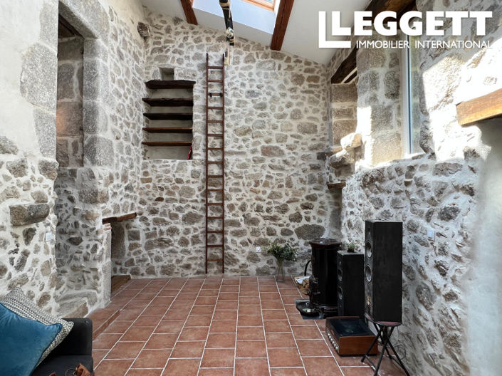 Image No.6-2 Bed House for sale