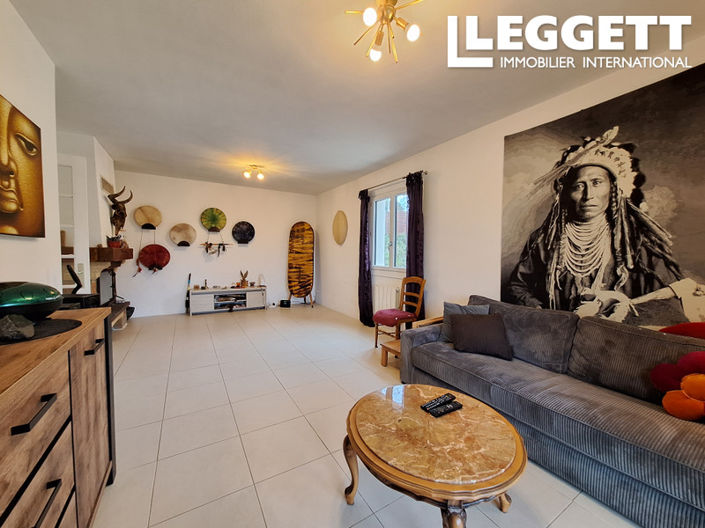 Image No.2-4 Bed House for sale