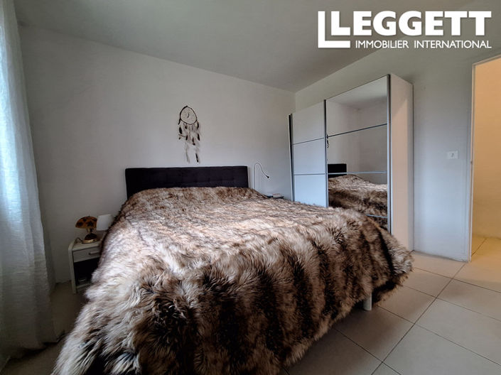 Image No.6-4 Bed House for sale