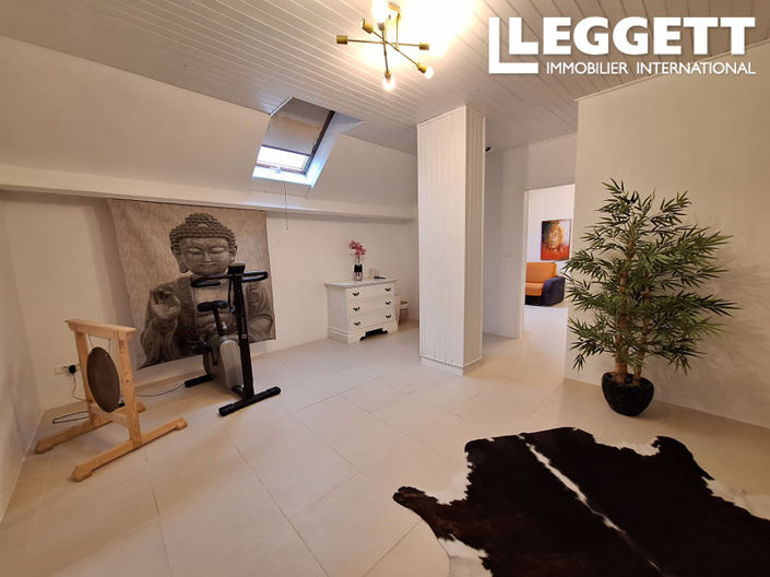 Image No.8-4 Bed House for sale