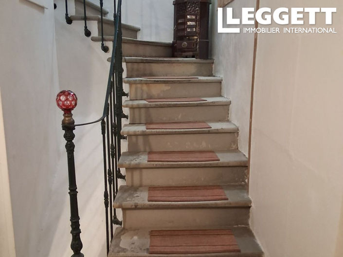 Image No.6-6 Bed House for sale