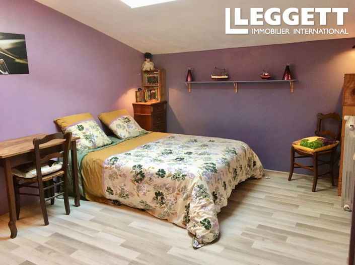 Image No.7-6 Bed House for sale