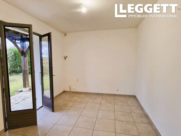 Image No.10-3 Bed House for sale