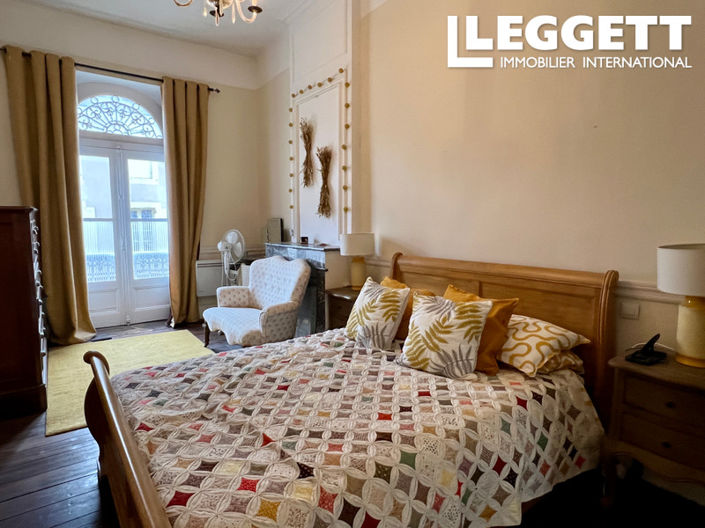 Image No.8-4 Bed House for sale