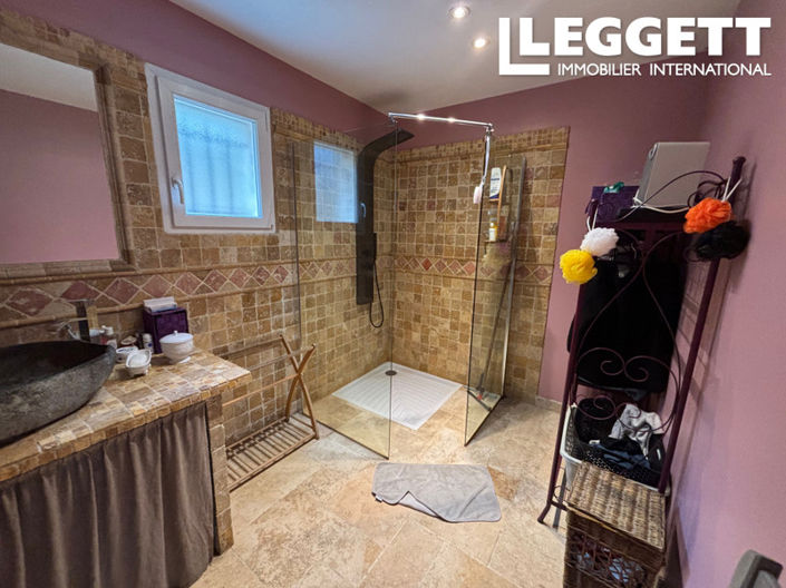 Image No.9-3 Bed House for sale