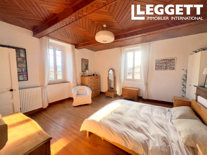 Image No.7-5 Bed House for sale