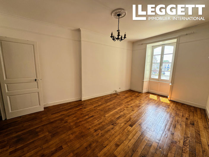 Image No.7-6 Bed Commercial for sale