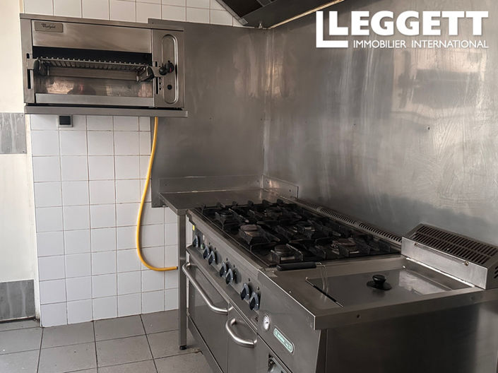 Image No.9-6 Bed House for sale