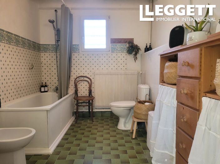 Image No.10-4 Bed House for sale