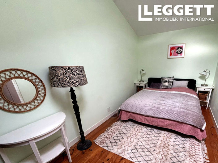 Image No.8-4 Bed House for sale