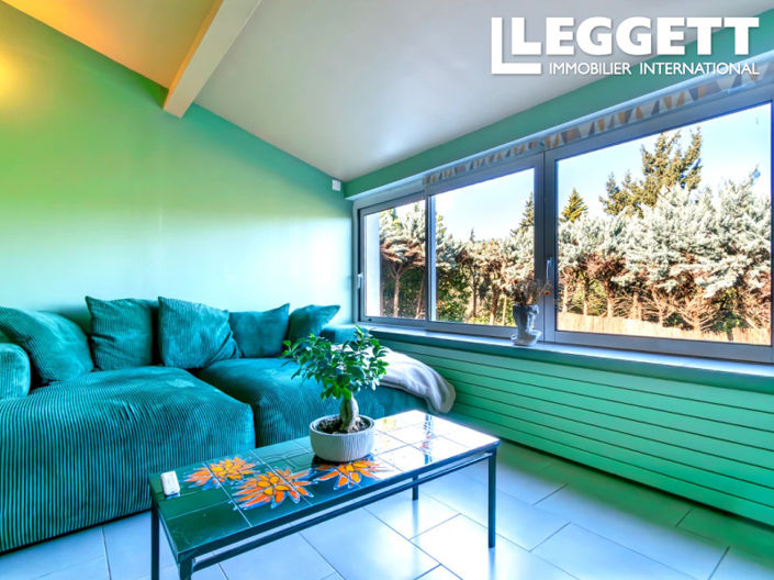 Image No.5-2 Bed House for sale