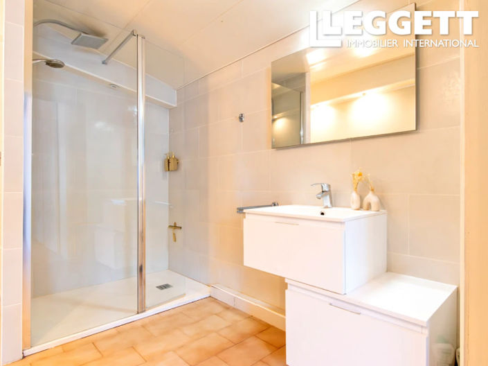 Image No.9-2 Bed House for sale