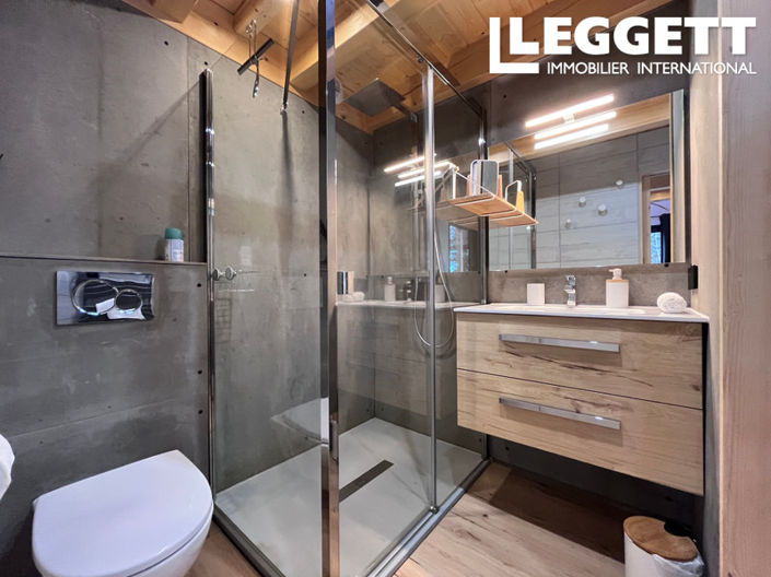 Image No.10-5 Bed House for sale