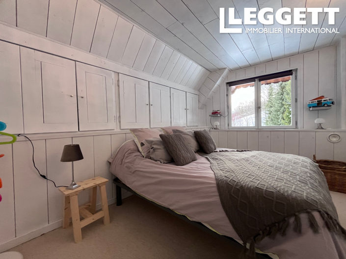 Image No.6-5 Bed House for sale