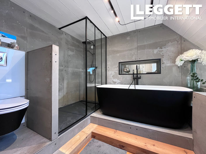 Image No.7-5 Bed House for sale