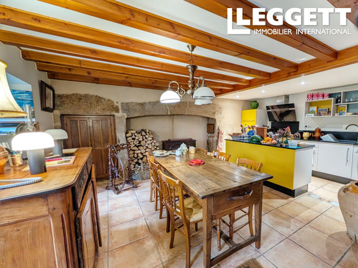 Image No.10-6 Bed House for sale