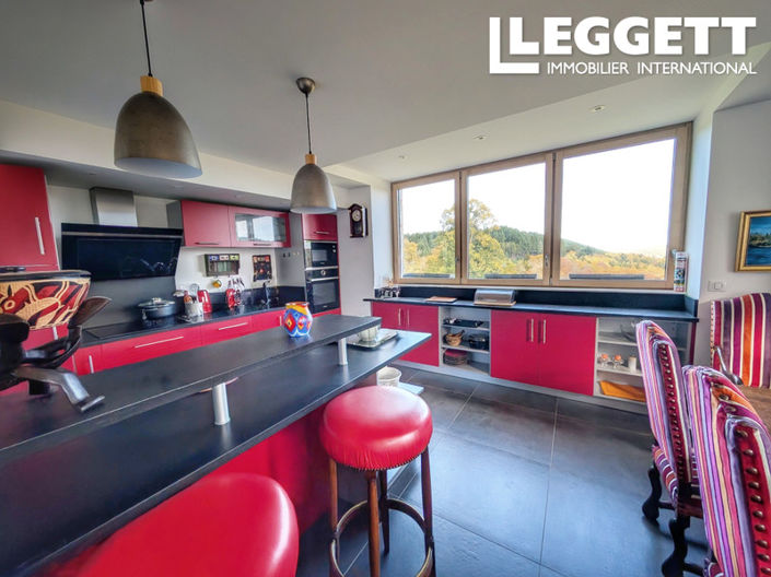 Image No.5-6 Bed House for sale