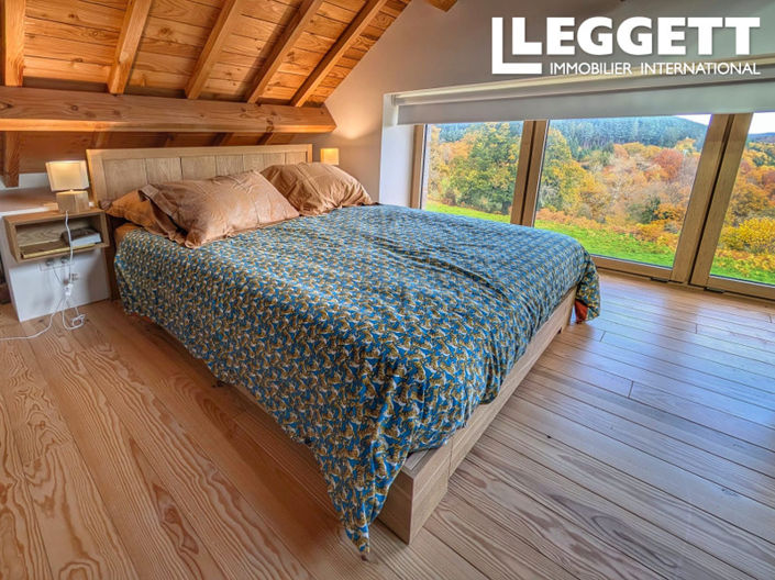 Image No.6-6 Bed House for sale