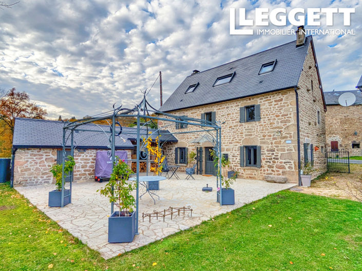 Image No.8-6 Bed House for sale