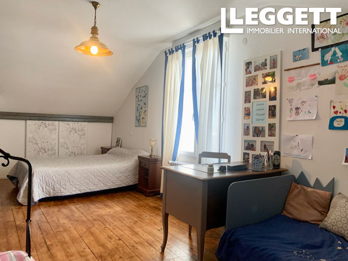 Image No.6-5 Bed House for sale