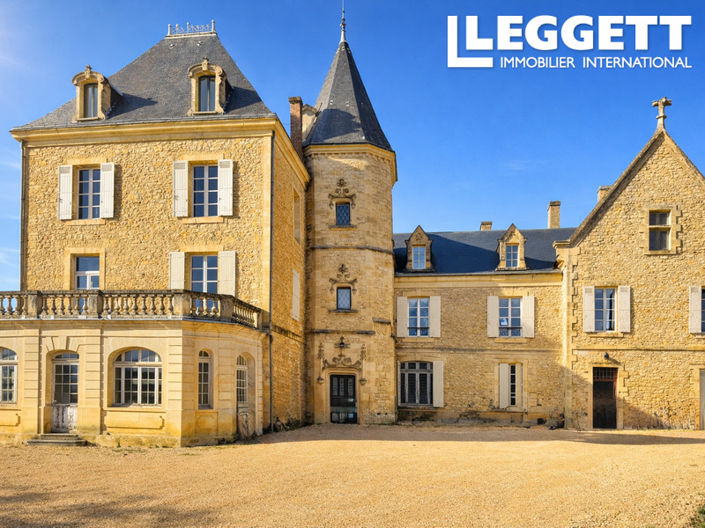 Image No.2-Châteaux de 10 chambres à vendre à Vitrac