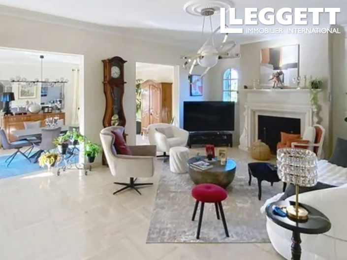 Image No.6-5 Bed House for sale