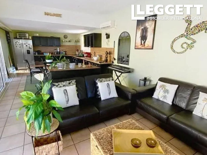 Image No.7-5 Bed House for sale