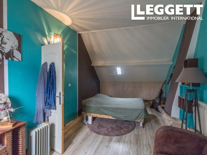 Image No.10-3 Bed House for sale