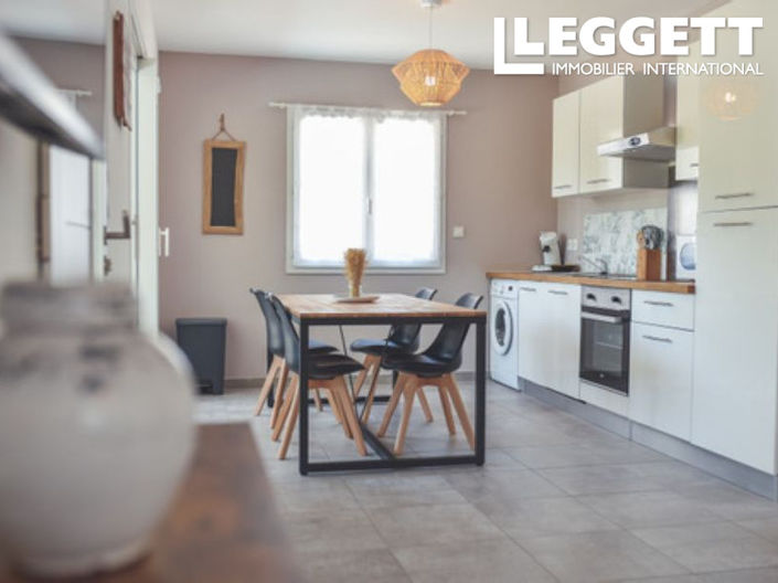 Image No.8-2 Bed House for sale