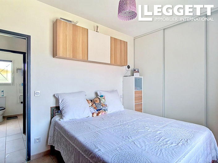 Image No.8-4 Bed House for sale