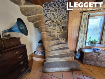 ahr0chm6ly9jzg4uagvzdglhlmltbw8vaw1hz2uvvevom