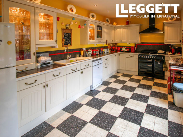 Image No.5-6 Bed House for sale