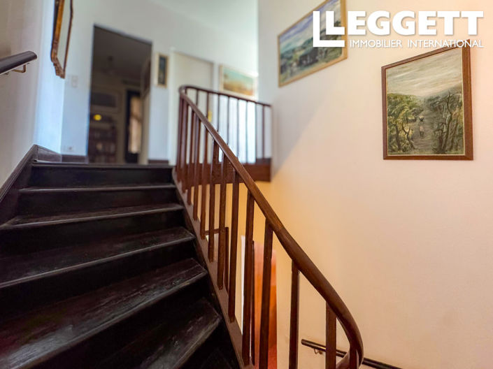 Image No.7-6 Bed House for sale