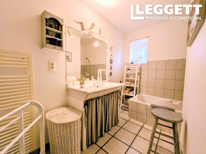 Image No.7-3 Bed House for sale