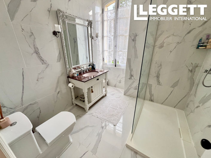 Image No.8-5 Bed House for sale