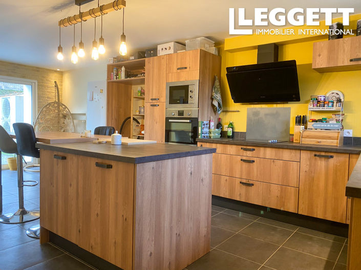 Image No.3-4 Bed House for sale