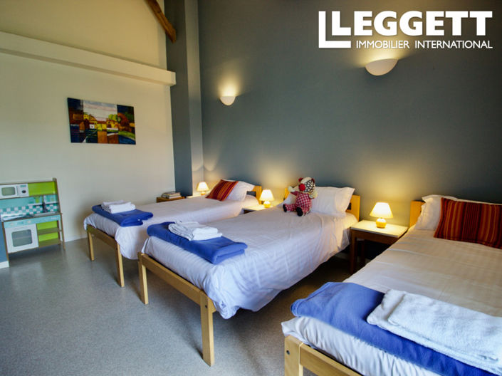 Image No.10-26 Bed Commercial for sale