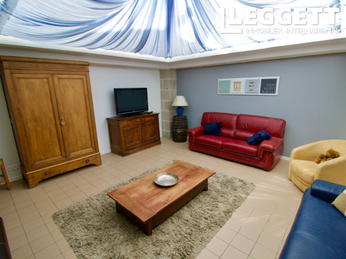 Image No.8-26 Bed Commercial for sale