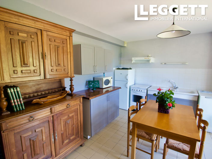 Image No.8-26 Bed Commercial for sale