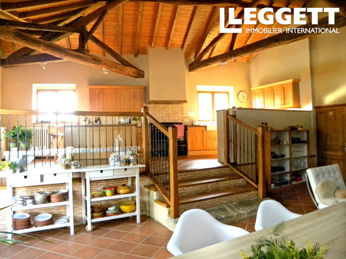 Image No.8-6 Bed House for sale