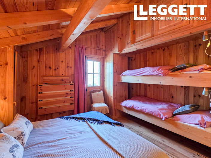 Image No.9-4 Bed House for sale